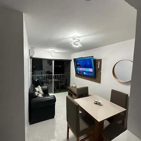 Apartamento Construescala Pm - Conjunto Residencial Entrelagos *